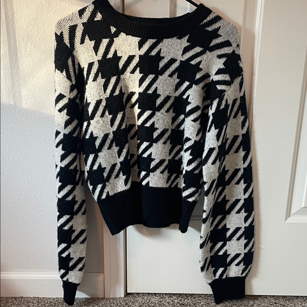 Oak + Fort Houndstooth Sweater